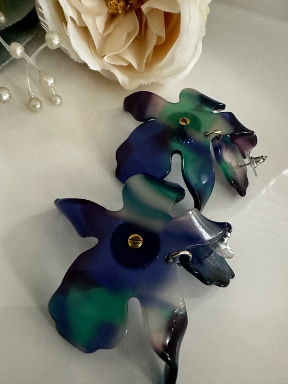 Lele Sadoughi Crystal Lily Earrings - Picture 5 of 14